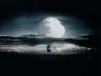 nukleare Wolke direkt nach Zündung einer Atombombe